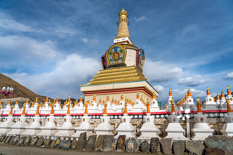 班玛县大佛塔图片素材