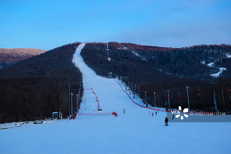 吉林北大湖滑雪度假区中级雪道阳光大道图片素材
