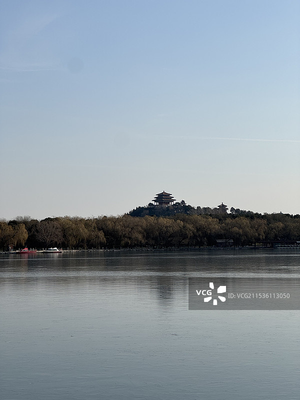 从北海公园看景山万春亭图片素材