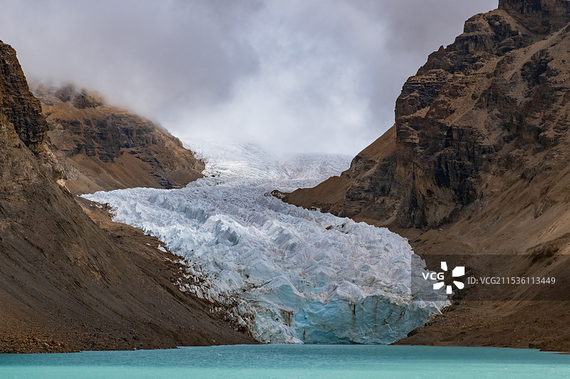 曲登尼玛冰川图片素材