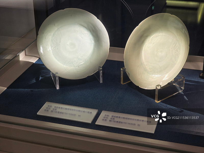 朔门古港遗址湖田窑仙鹤纹瓷盘图片素材