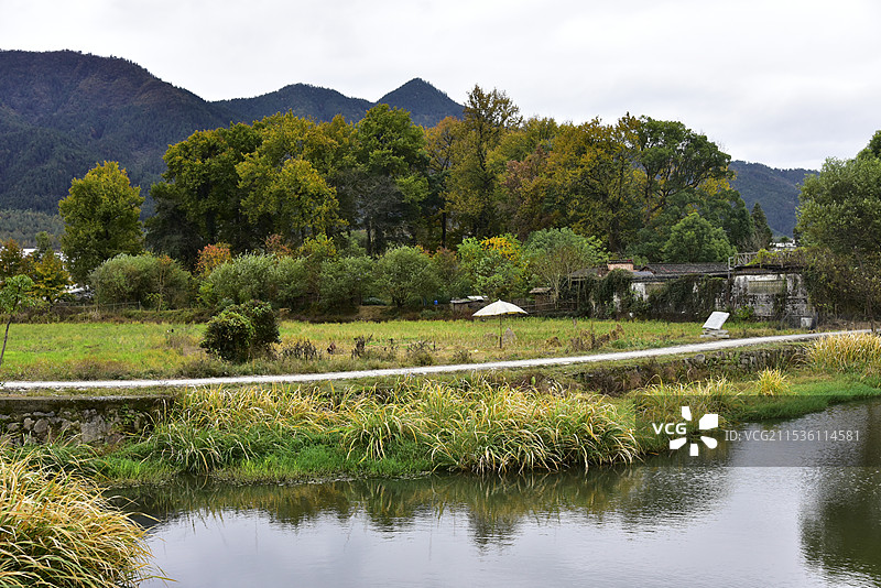 安徽省黟县南屏古村落外部秋天的风景图片素材