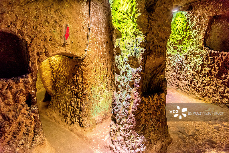 土耳其卡帕多奇亚奥兹可纳卡地下城图片素材