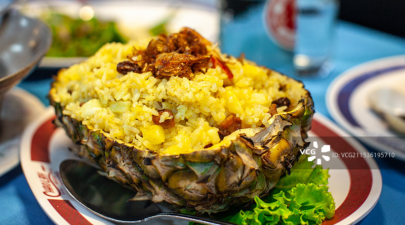 泰国美食菠萝炒饭图片素材