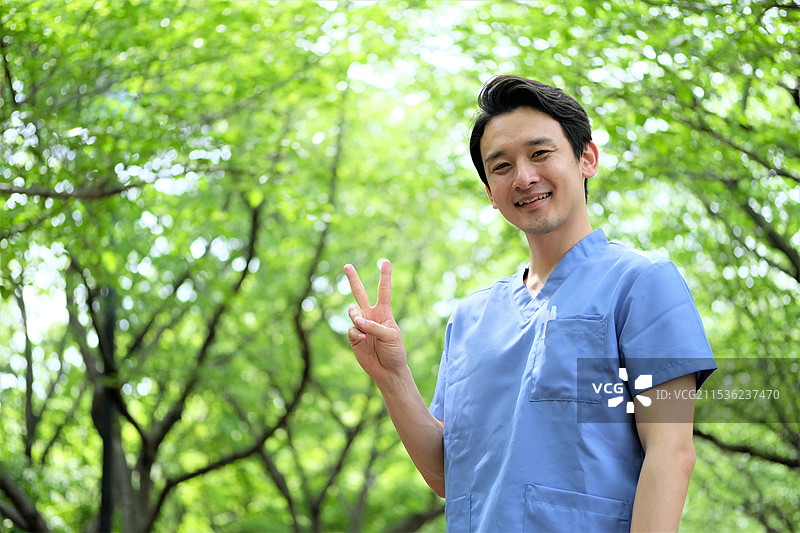 日本男性医生图片素材