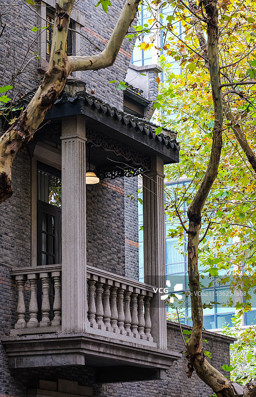 新天地旧式建筑阳台图片素材