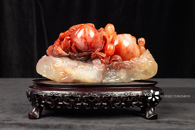 福州寿山石高山水洞石《硕果累累》摆件图片素材