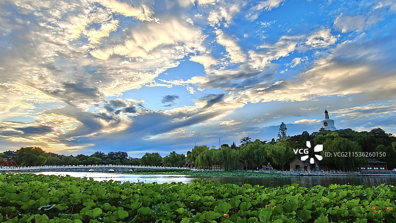 北海公园白塔晚霞图片素材
