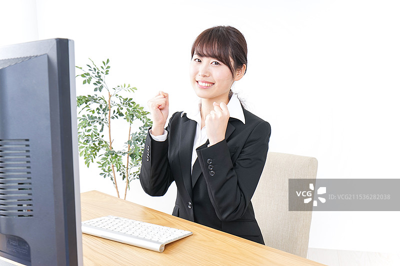 女商人自信地摆姿势图片素材