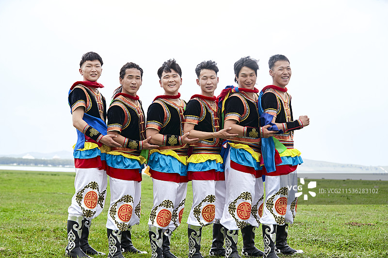 草原那达慕大会上的蒙古摔跤手图片素材