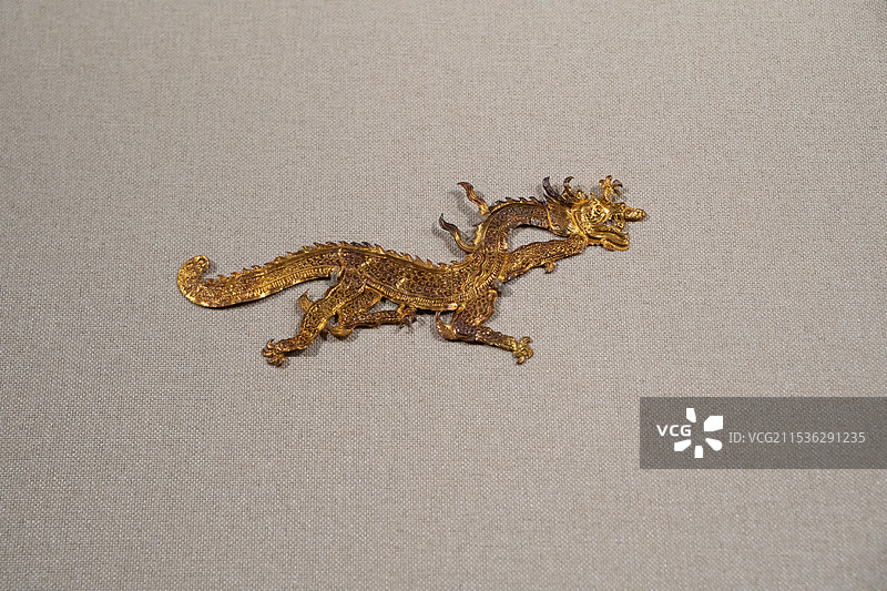 1984年义乌景德寺遗址地宫出土宋代金龙图片素材