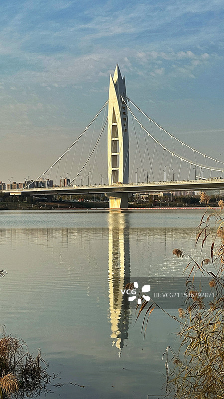 蓝天下元朔大桥图片素材