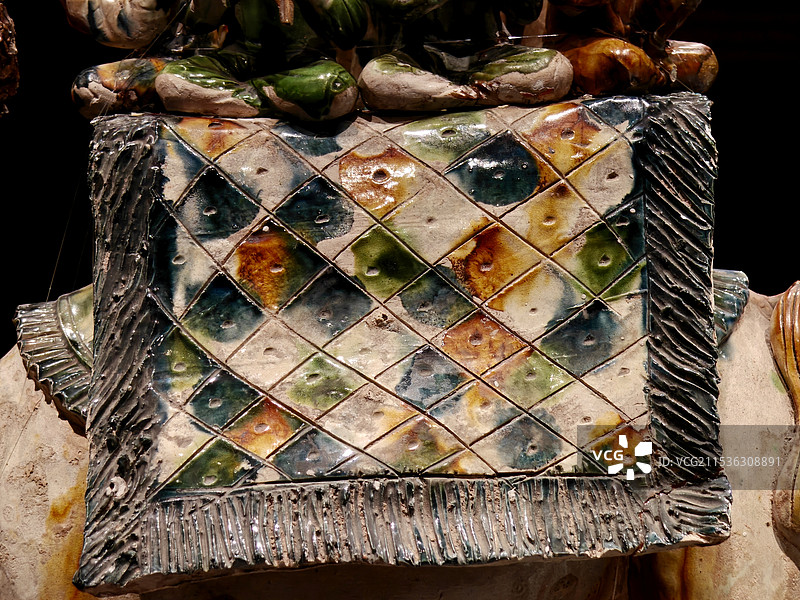 陕历博镇馆之宝之唐三彩骆驼载乐俑图片素材