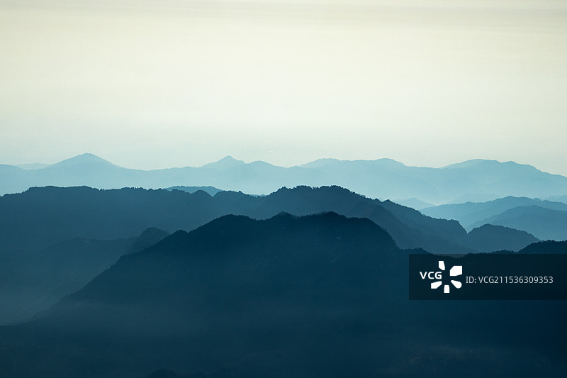 彭州市九峰山顶水墨画图片素材