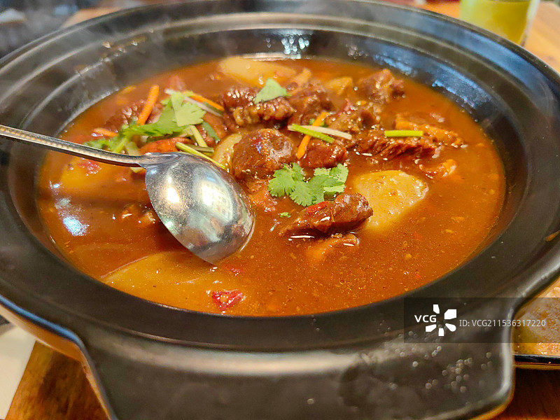 砂锅萝卜牛腩图片素材