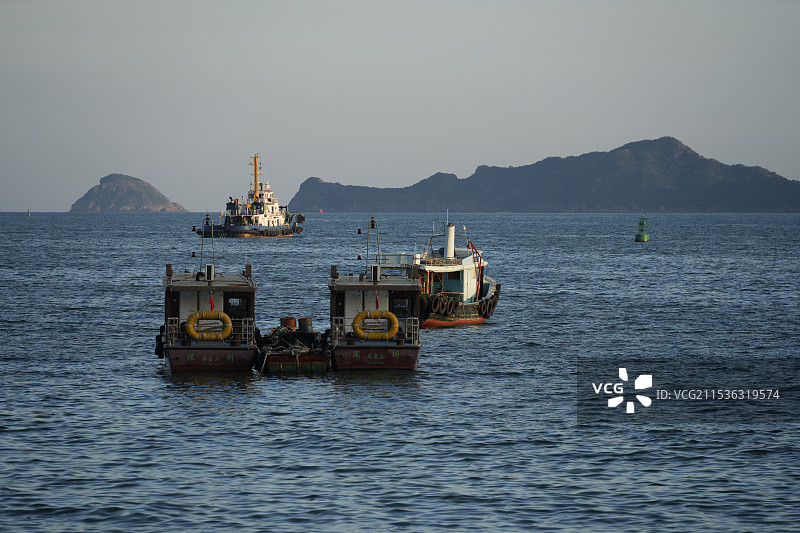 海中渔船 深圳盐田图片素材