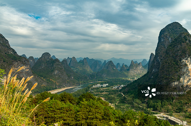 阳朔周边和漓江12月初冬的山水景色图片素材