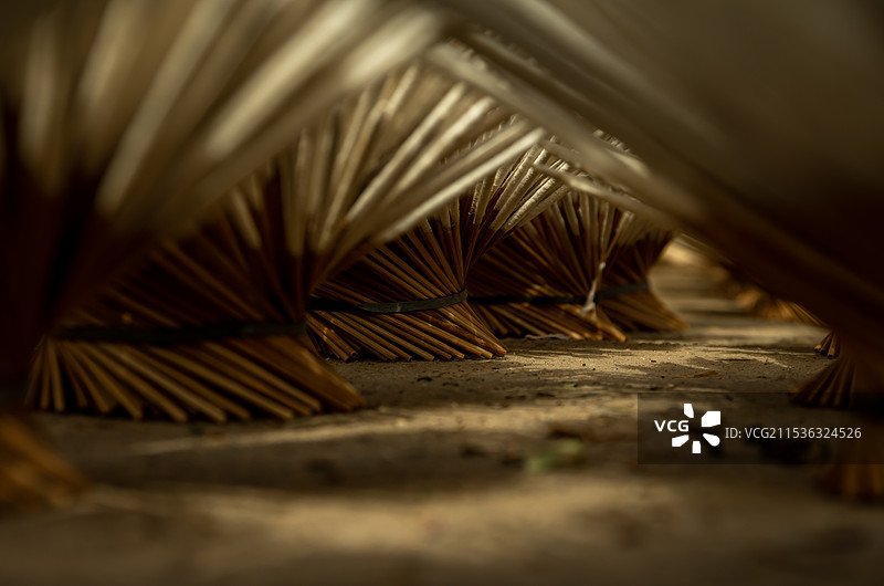 广东肇庆广宁县的竹子加工的香烛芯图片素材