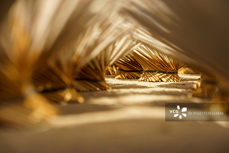 广东肇庆广宁县的竹子加工的香烛芯图片素材