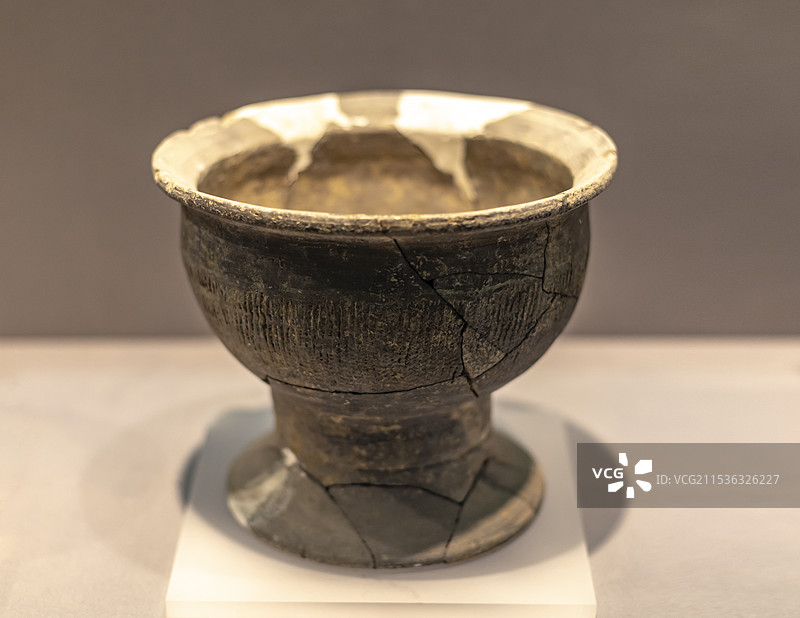 泥质陶簋 西周 邳州市梁王城出土 南京博物院图片素材