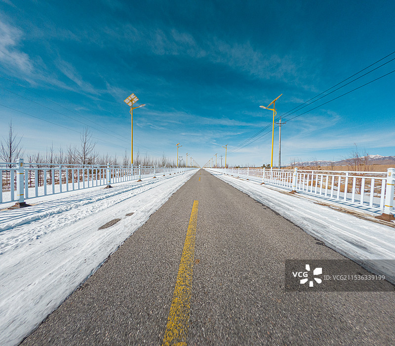 汽车广告背景图  新藏公路图片素材
