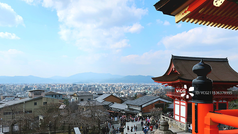 日本京都府京都市，从清水寺眺望京都市图片素材