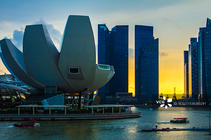 日落时的新加坡艺术科学博物馆图片素材