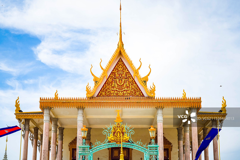 柬埔寨金边大皇宫中的玉佛寺房顶特写图片素材