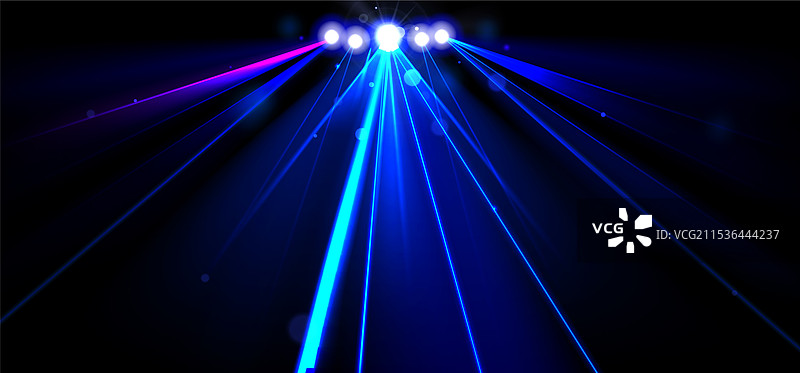 明亮的聚光灯照射在黑色背景上图片素材