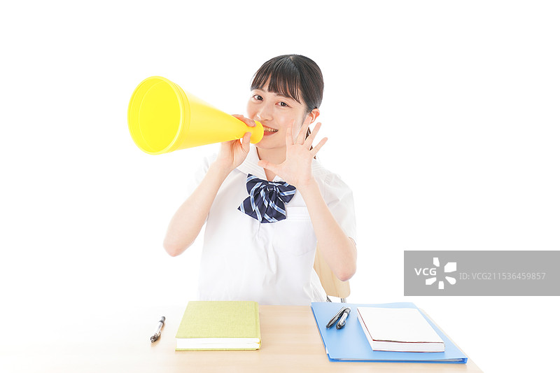 身穿校服的女学生们在欢呼图片素材