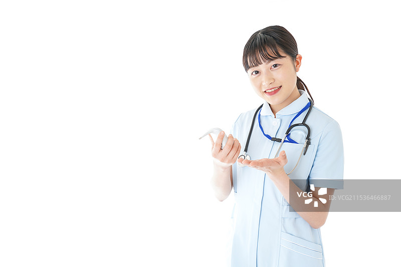 护士正在测量体温图片素材