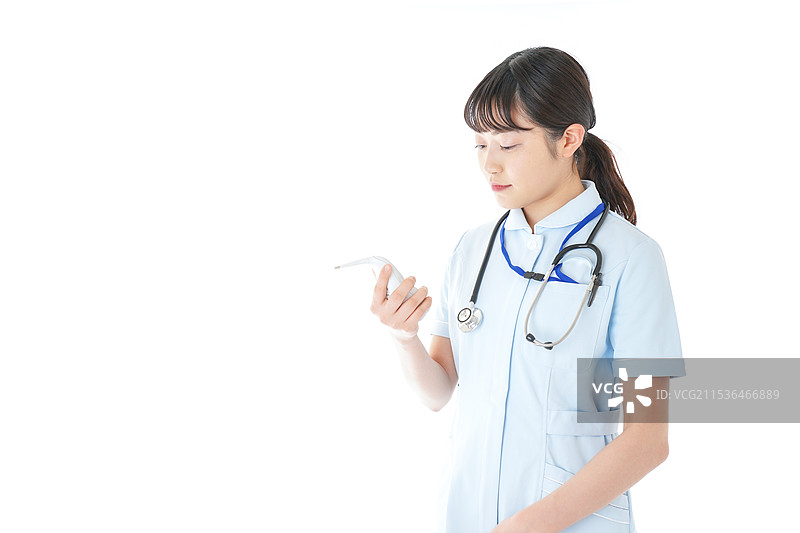 护士正在测量体温图片素材