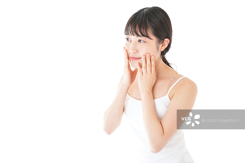 年轻女性在护理皮肤图片素材