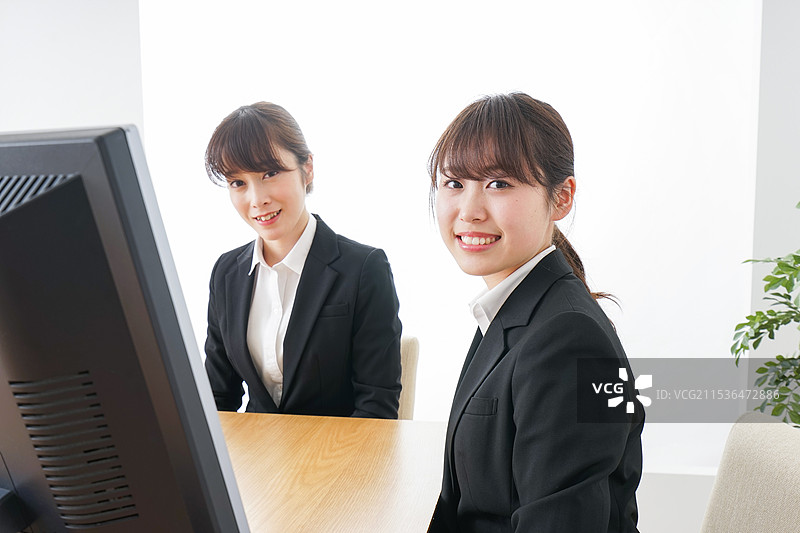 商务人士正在开会图片素材