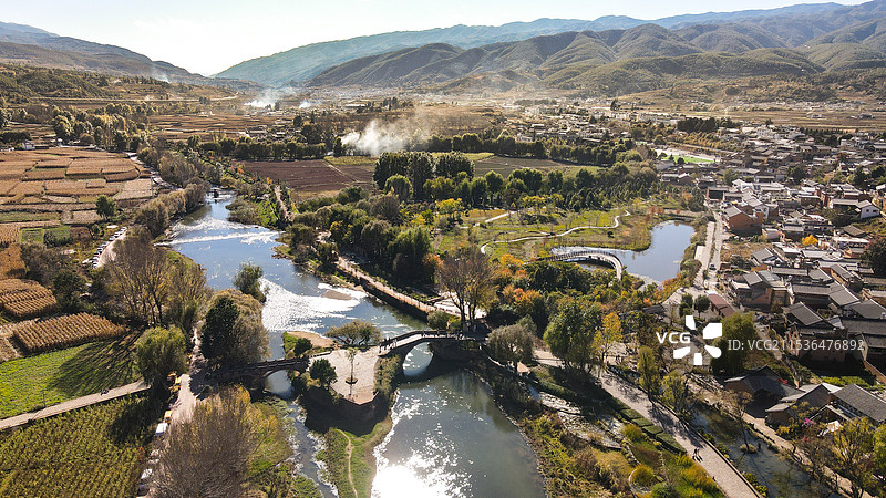 航拍沙溪古镇全景玉津桥河流图片素材