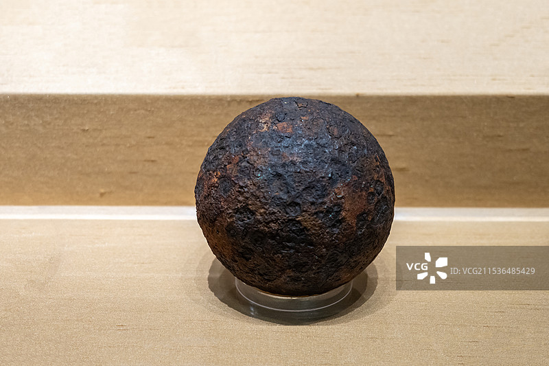 5.8公斤炮弹 1812年 山东博物馆“从平凡到非凡：拿破仑与法兰西的变革时代”展图片素材