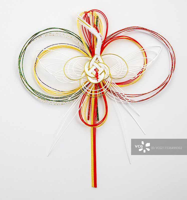 水引鹤（缠绕在包裹礼物上的纸绳）图片素材