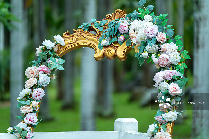 金色花环婚礼装饰图片素材