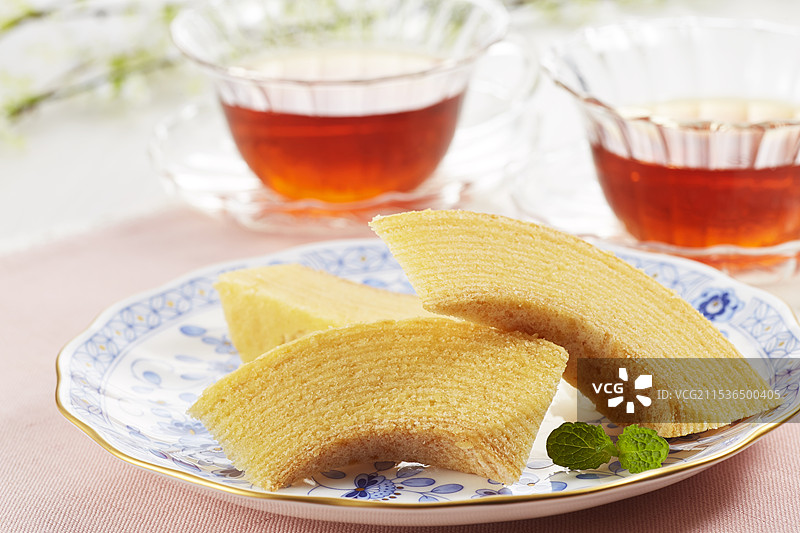 茶和树干蛋糕图片素材