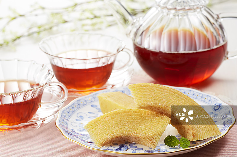 茶和树干蛋糕图片素材