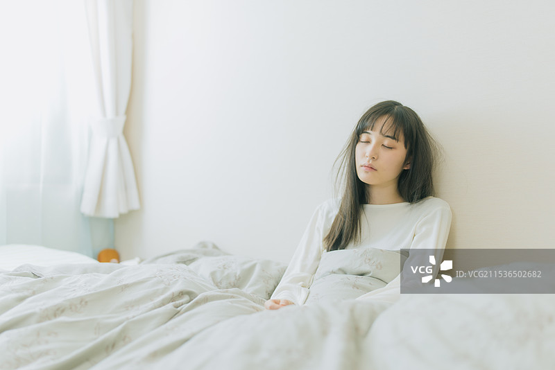 睡觉的女孩图片素材