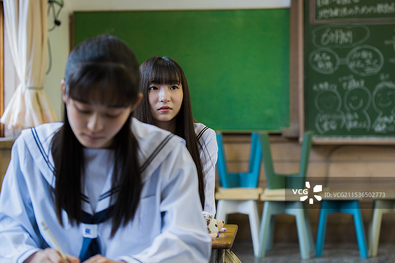 高中生上课图片素材