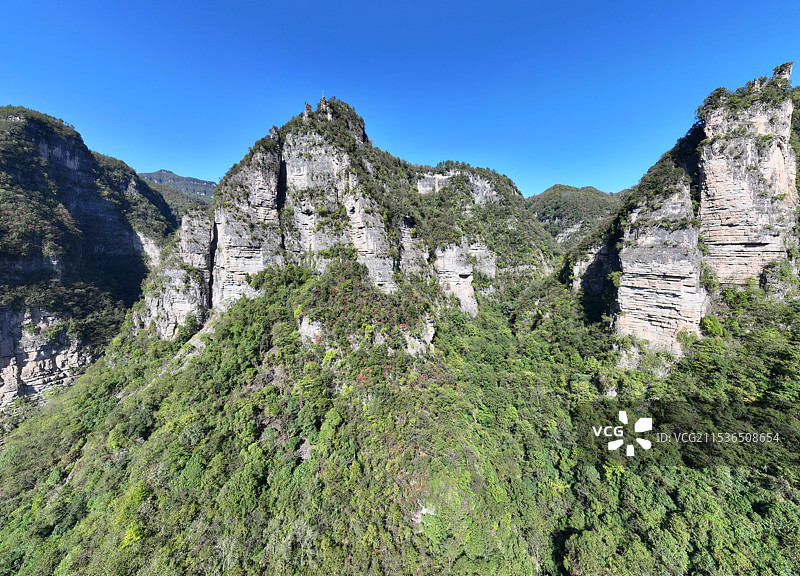 航拍襄阳九路寨风景区楚王峰景点山峰全景自然风光图片素材