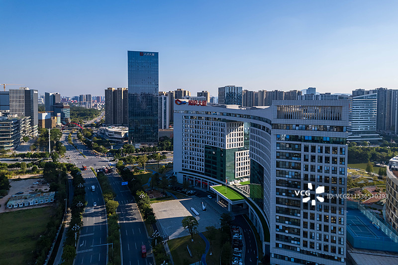 航拍广州黄埔中心知识城蓝天下城市建筑图片素材