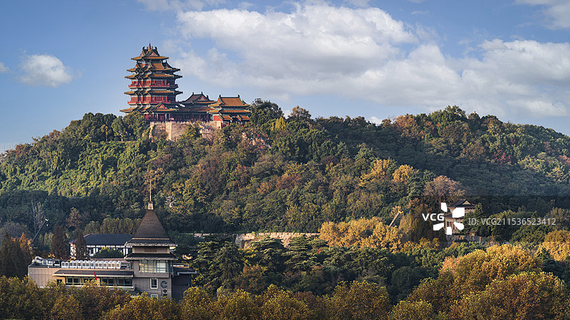 深秋的南京狮子山阅江楼图片素材