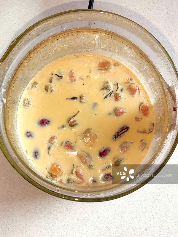 自制玫瑰红枣奶茶图片素材