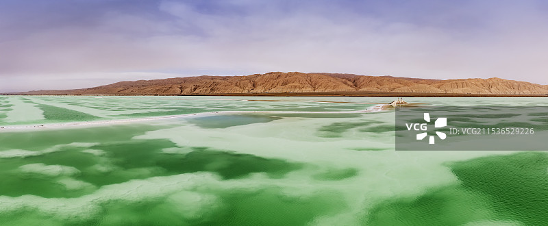 青海海西州茫崖翡翠湖风光图片素材