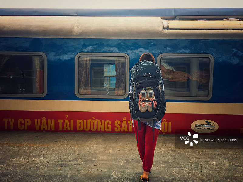 背包火车旅行图片素材