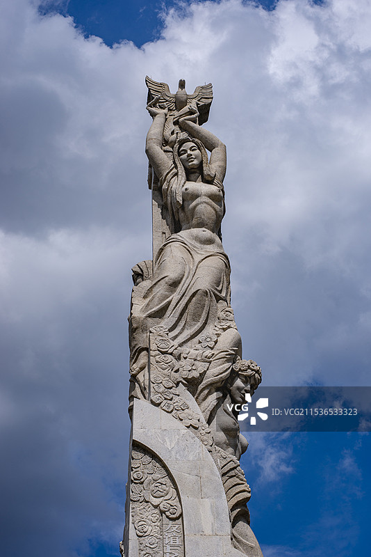 长春世界雕塑公园雕塑《友谊、和平、春天》‌图片素材