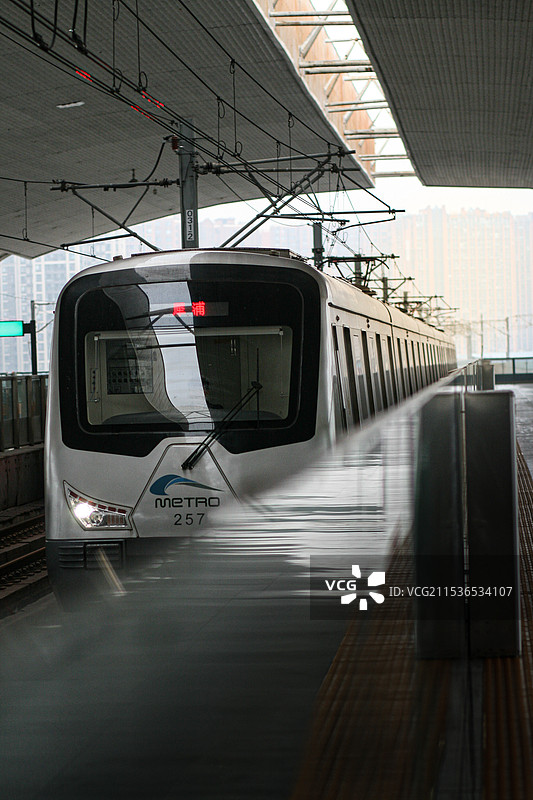 火车进站图片素材